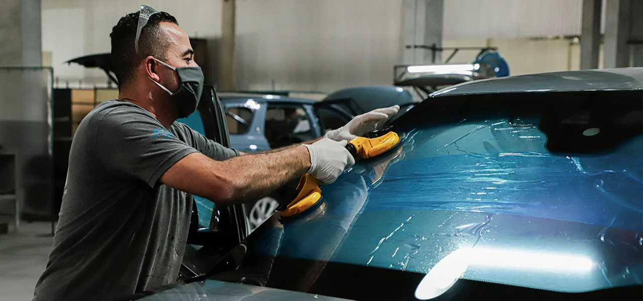 Manutenção de vidro blindado